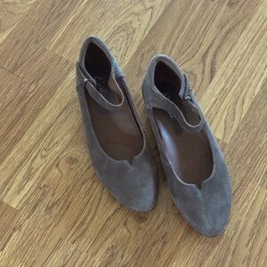 Elegant Gray Suede Women's Shoes